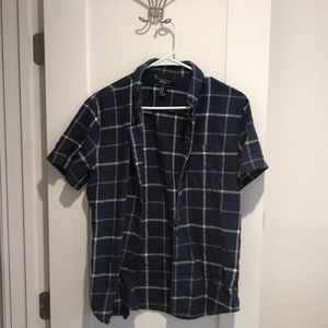 Plaid short sleeve shirt